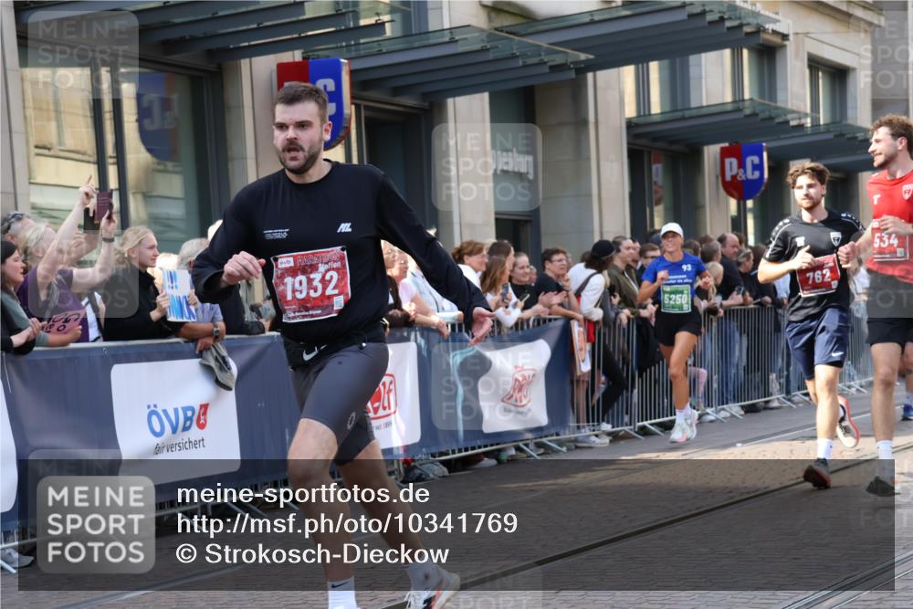 13.09.2026 - 21. swb-Marathon Bremen Strokosch-Dieckow http://msf.ph/oto/10341769 13.09.2026 13:28:00 Ziel 178, 210, 1239, 1380, 1460, 2047, 2977, 3114, 3294, 3334, 3597, 4250, 4506, 5250, 5360, 5683, 5889, 6182, 7926, 8429, 8570, 9064, 9167, 9168, 9543, 9549, 9738, 9881, 440, 488, 534, 762, 1343, 1456, 1932, 2686, 3013, 3135, 3480, 3576, 3970, 4106, 4133, 4265, 4496, 4593, 4744, 5462, 6067, 6468, 6522, 7042, 7138, 7358, 8188, 8351, 8656, 9067, 9145, 9494, 9727, 13069, 13198 meine-sportfotos.de