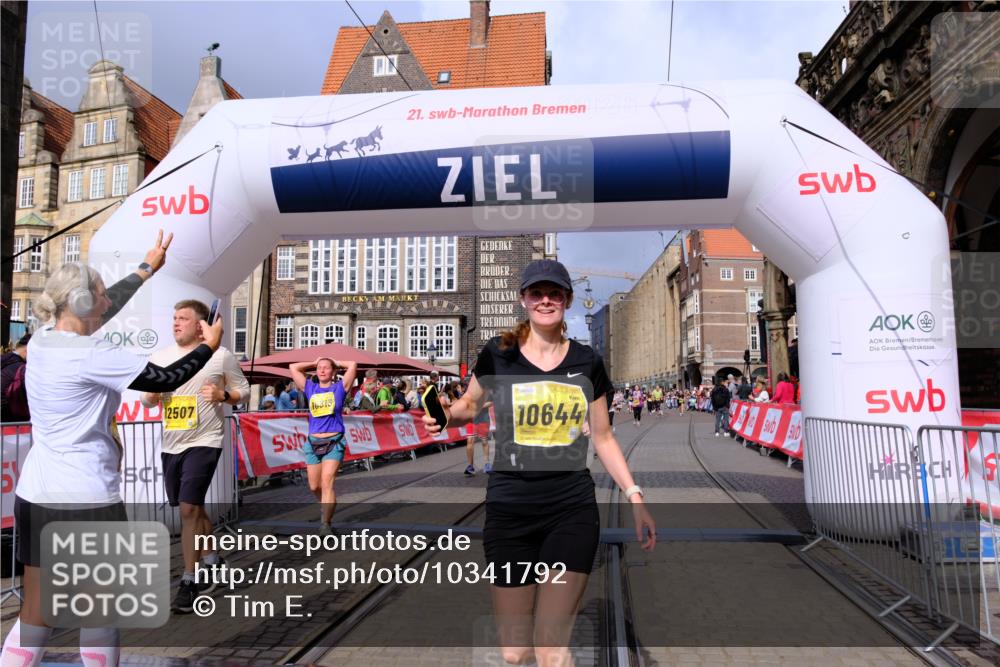 13.09.2026 - 21. swb-Marathon Bremen Tim E. http://msf.ph/oto/10341792 13.09.2026 11:11:23 Ziel 10313, 10527, 10611, 10644, 10653, 10792, 10841, 11043, 11062, 11141, 11237, 11483, 11679, 11691, 11993, 12396, 12401, 12507 meine-sportfotos.de