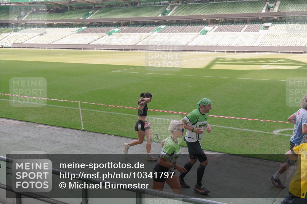 13.09.2026 - 21. swb-Marathon Bremen Michael Burmester http://msf.ph/oto/10341797 13.09.2026 13:24:16 Laufen im Stadion 137, 182, 213, 294, 324, 434, 505, 533, 548, 609, 708, 721, 723, 739, 743, 752, 892, 1178, 1273, 1331, 1463, 1471, 1491, 1515, 1597, 1598, 1746, 1788, 1944, 2095, 2211, 2213, 2252, 2267, 2286, 2312, 2323, 2433, 2445, 2465, 2475, 2483, 2495, 2497, 2503, 2526, 2554, 2571, 2644, 2768, 2776, 2833, 2936, 2968, 3211, 3252, 3282, 3288, 3289, 3292, 3298, 3306, 3312, 3347, 3364, 3381, 3395, 3423, 3447, 3505, 3559, 3727, 3770, 3819, 4054, 4231, 4466, 4467 meine-sportfotos.de