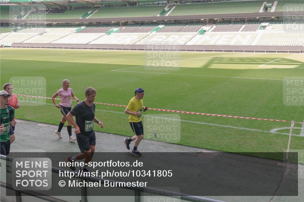13.09.2026 - 21. swb-Marathon Bremen Michael Burmester http://msf.ph/oto/10341805 13.09.2026 13:24:18 Laufen im Stadion 137, 182, 213, 294, 324, 434, 505, 533, 548, 609, 708, 721, 723, 739, 743, 752, 892, 1178, 1273, 1331, 1463, 1471, 1491, 1515, 1597, 1598, 1746, 1788, 1944, 2095, 2211, 2213, 2252, 2267, 2271, 2286, 2312, 2323, 2433, 2445, 2465, 2475, 2483, 2495, 2497, 2503, 2526, 2554, 2571, 2644, 2768, 2776, 2833, 2936, 2968, 3005, 3211, 3252, 3282, 3288, 3289, 3292, 3298, 3306, 3312, 3347, 3364, 3381, 3390, 3395, 3423, 3447, 3505, 3559, 3727, 3770, 3819, 4054, 4231, 4466, 4467 meine-sportfotos.de