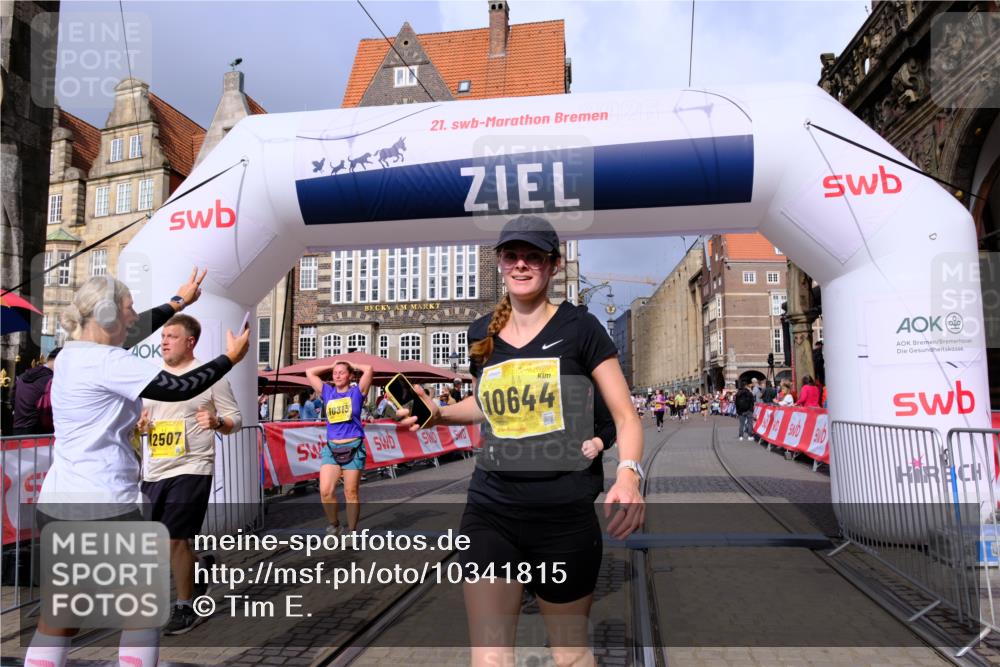 13.09.2026 - 21. swb-Marathon Bremen Tim E. http://msf.ph/oto/10341815 13.09.2026 11:11:24 Ziel 10313, 10419, 10527, 10611, 10644, 10653, 10792, 10841, 11062, 11141, 11237, 11483, 11679, 11691, 11745, 11993, 12396, 12401, 12507 meine-sportfotos.de