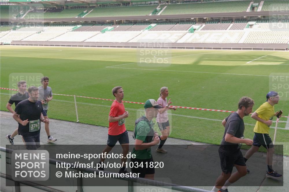 13.09.2026 - 21. swb-Marathon Bremen Michael Burmester http://msf.ph/oto/10341820 13.09.2026 13:24:20 Laufen im Stadion 137, 182, 213, 294, 324, 434, 505, 533, 548, 609, 708, 721, 723, 739, 743, 752, 892, 1178, 1273, 1331, 1463, 1471, 1491, 1515, 1597, 1598, 1746, 1788, 1944, 2095, 2211, 2213, 2252, 2267, 2271, 2286, 2312, 2323, 2433, 2445, 2465, 2475, 2483, 2495, 2497, 2503, 2506, 2526, 2554, 2571, 2644, 2768, 2776, 2833, 2936, 2968, 3005, 3211, 3252, 3282, 3288, 3289, 3292, 3298, 3306, 3312, 3347, 3364, 3381, 3390, 3395, 3423, 3447, 3505, 3559, 3727, 3770, 3819, 4231, 4466, 4467 meine-sportfotos.de