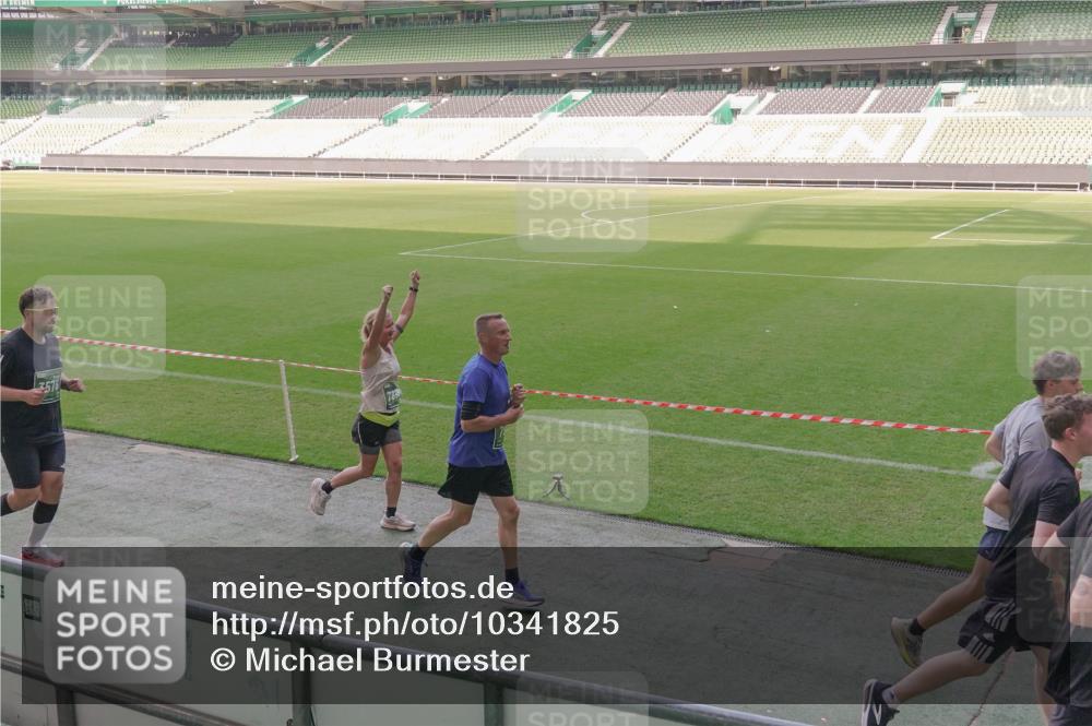 13.09.2026 - 21. swb-Marathon Bremen Michael Burmester http://msf.ph/oto/10341825 13.09.2026 13:24:22 Laufen im Stadion 137, 182, 213, 294, 324, 434, 505, 533, 548, 609, 708, 721, 723, 739, 743, 752, 892, 1178, 1273, 1331, 1463, 1471, 1491, 1515, 1597, 1598, 1746, 1788, 1830, 1944, 2095, 2211, 2252, 2267, 2271, 2286, 2312, 2323, 2433, 2445, 2465, 2475, 2483, 2495, 2497, 2503, 2506, 2526, 2554, 2571, 2644, 2768, 2776, 2833, 2936, 2968, 3005, 3211, 3252, 3282, 3288, 3289, 3292, 3298, 3306, 3312, 3347, 3364, 3381, 3390, 3395, 3423, 3447, 3505, 3559, 3727, 3770, 3819, 4231, 4466, 4467 meine-sportfotos.de