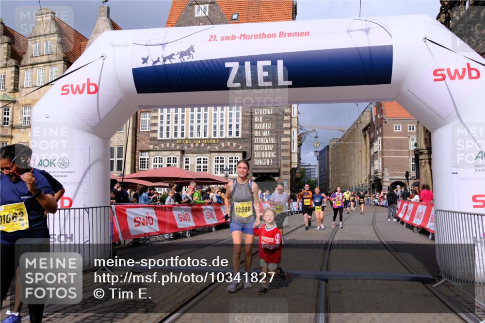 13.09.2026 - 21. swb-Marathon Bremen Tim E. http://msf.ph/oto/10341827 13.09.2026 11:11:28 Ziel 10313, 10419, 10527, 10611, 10644, 10653, 11062, 11141, 11231, 11458, 11483, 11679, 11691, 11745, 11993, 12148, 12396, 12401, 12507 meine-sportfotos.de