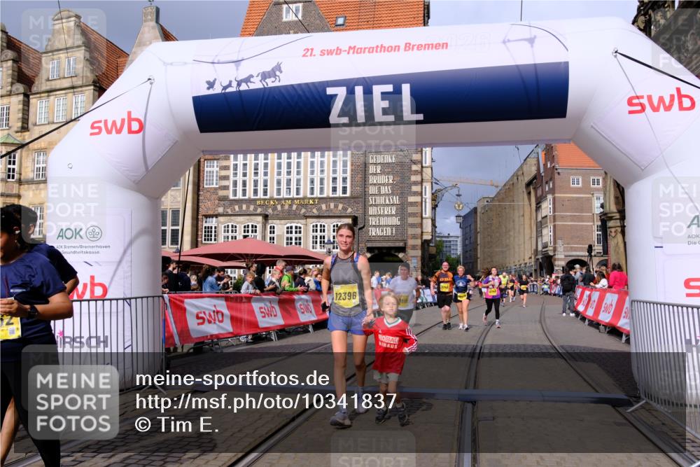 13.09.2026 - 21. swb-Marathon Bremen Tim E. http://msf.ph/oto/10341837 13.09.2026 11:11:28 Ziel 10313, 10419, 10527, 10611, 10644, 10653, 11062, 11141, 11231, 11458, 11483, 11679, 11691, 11745, 11993, 12148, 12396, 12401, 12507 meine-sportfotos.de