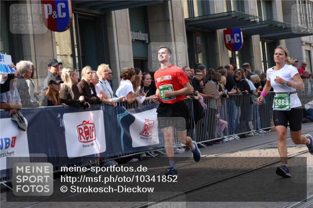 13.09.2026 - 21. swb-Marathon Bremen Strokosch-Dieckow http://msf.ph/oto/10341852 13.09.2026 13:28:02 Ziel 178, 210, 1239, 1380, 1460, 2047, 2764, 2977, 3114, 3294, 3334, 3597, 4250, 4506, 5250, 5360, 5683, 5889, 6182, 7926, 8429, 8483, 8570, 9064, 9167, 9168, 9543, 9549, 9738, 9881, 440, 488, 534, 762, 1343, 1456, 1932, 3135, 3480, 3576, 3970, 4106, 4133, 4265, 4496, 4744, 5462, 6067, 6468, 6522, 7042, 7138, 7358, 7926, 8188, 8351, 8656, 9067, 9145, 9494, 9727, 13069, 13198 meine-sportfotos.de