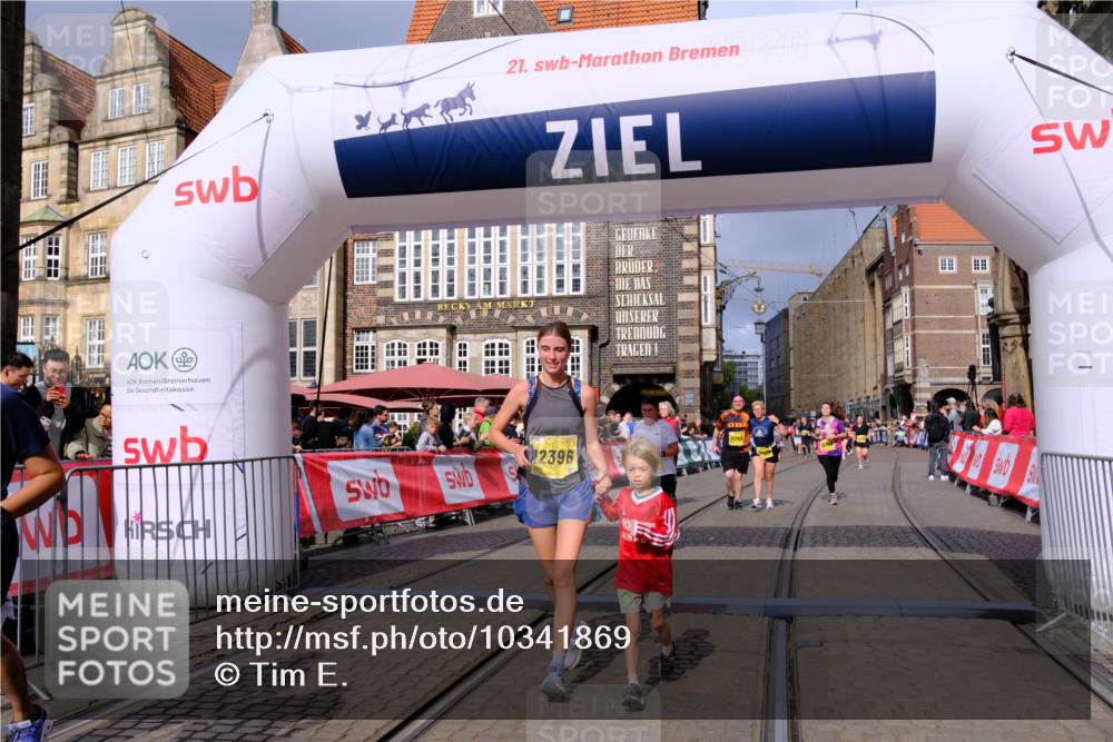 13.09.2026 - 21. swb-Marathon Bremen Tim E. http://msf.ph/oto/10341869 13.09.2026 11:11:29 Ziel 10313, 10419, 10527, 10611, 10644, 11062, 11141, 11231, 11458, 11483, 11679, 11691, 11745, 12148, 12396, 12401, 12507 meine-sportfotos.de