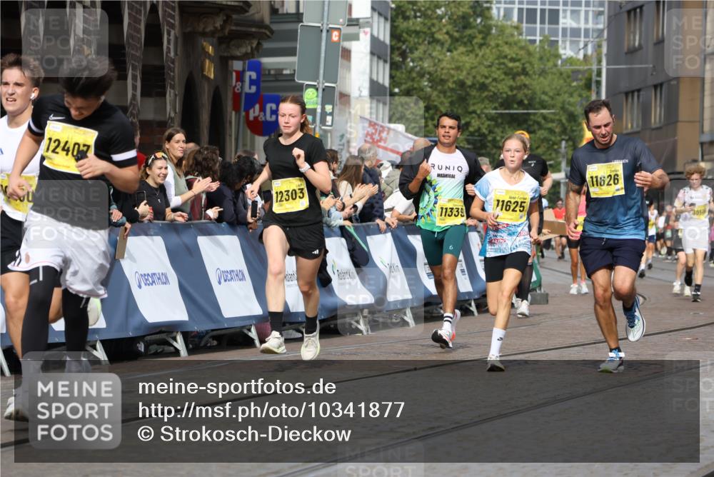 13.09.2026 - 21. swb-Marathon Bremen Strokosch-Dieckow http://msf.ph/oto/10341877 13.09.2026 10:51:09 Ziel 10200, 10267, 10537, 10764, 11076, 11087, 11170, 11753, 11961, 12004, 12052, 12070, 12179, 12351, 12488, 12560, 13544, 10381, 10471, 10515, 10825, 10887, 10984, 11503, 11801, 11973, 12051, 12133, 12548, 12552 meine-sportfotos.de