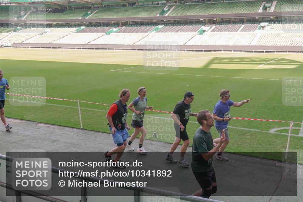 13.09.2026 - 21. swb-Marathon Bremen Michael Burmester http://msf.ph/oto/10341892 13.09.2026 13:24:31 Laufen im Stadion 137, 182, 213, 294, 324, 434, 505, 533, 548, 609, 708, 721, 723, 739, 743, 752, 815, 1273, 1331, 1463, 1471, 1491, 1504, 1515, 1597, 1598, 1830, 1944, 2059, 2095, 2211, 2252, 2267, 2271, 2286, 2312, 2323, 2354, 2445, 2465, 2483, 2495, 2497, 2503, 2506, 2554, 2571, 2644, 2752, 2768, 2776, 2833, 2896, 2936, 2968, 3005, 3142, 3211, 3252, 3259, 3282, 3288, 3289, 3292, 3298, 3306, 3312, 3329, 3364, 3381, 3390, 3395, 3423, 3447, 3559, 3727, 3770, 3819, 4466, 4467 meine-sportfotos.de