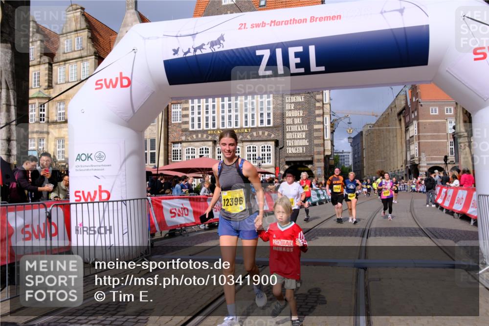 13.09.2026 - 21. swb-Marathon Bremen Tim E. http://msf.ph/oto/10341900 13.09.2026 11:11:29 Ziel 10313, 10419, 10527, 10611, 10644, 11062, 11141, 11231, 11458, 11483, 11679, 11691, 11745, 12148, 12396, 12401, 12507 meine-sportfotos.de