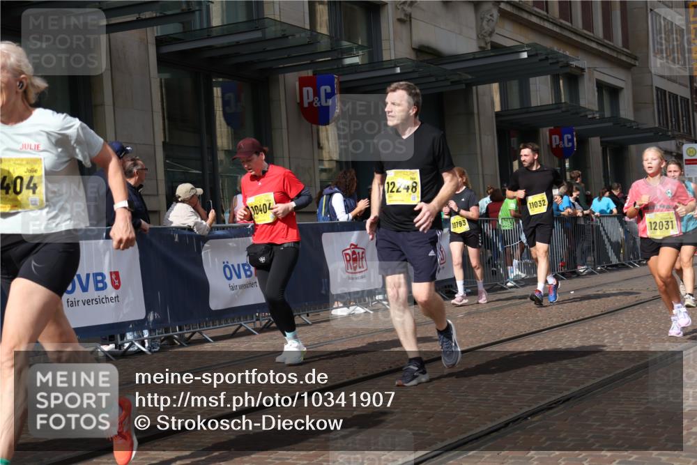 13.09.2026 - 21. swb-Marathon Bremen Strokosch-Dieckow http://msf.ph/oto/10341907 13.09.2026 11:07:57 Ziel 10135, 10188, 10404, 10493, 10767, 10793, 10851, 10859, 11032, 11124, 11263, 11404, 11509, 11560, 11561, 11659, 11831, 11833, 11958, 12073, 12160, 12164, 12248, 12315, 12325, 12384, 12389, 10139, 10363, 10364, 10580, 10595, 10660, 10661, 10674, 10830, 10871, 10907, 10935, 10937, 11037, 11044, 11223, 11378, 11515, 11643, 11833, 11924, 11934, 12024, 12031, 12066, 12097, 12167, 12168, 12194, 12307, 12511, 12512 meine-sportfotos.de