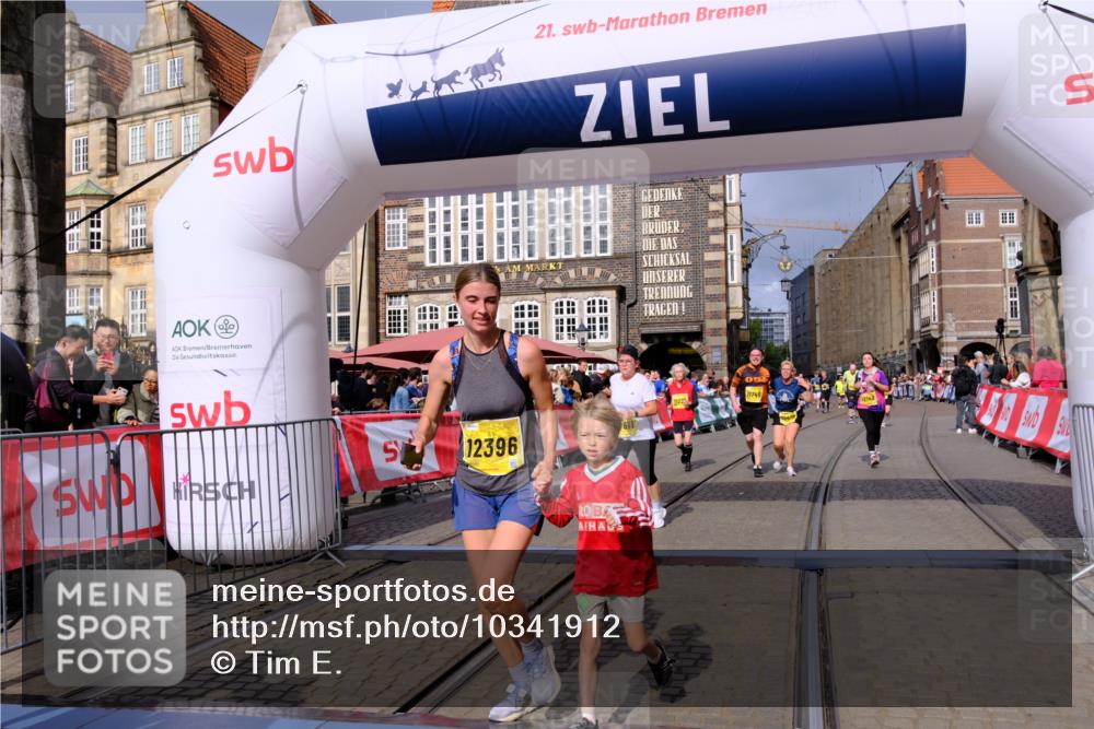 13.09.2026 - 21. swb-Marathon Bremen Tim E. http://msf.ph/oto/10341912 13.09.2026 11:11:29 Ziel 10313, 10419, 10527, 10611, 10644, 11062, 11141, 11231, 11458, 11483, 11679, 11691, 11745, 12148, 12396, 12401, 12507 meine-sportfotos.de