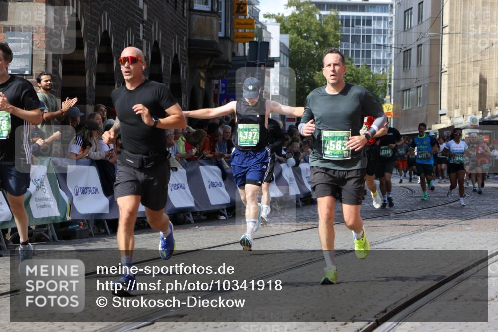 13.09.2026 - 21. swb-Marathon Bremen Strokosch-Dieckow http://msf.ph/oto/10341918 13.09.2026 13:27:01 Ziel 1368, 2779, 3526, 3852, 3893, 4077, 4441, 4598, 4919, 5054, 5937, 6289, 6314, 6375, 6548, 6580, 8112, 9260, 9551, 13097, 1493, 1494, 2454, 3273, 4121, 4397, 4558, 4563, 6776, 7072, 7849, 8219, 9159, 9343, 9878, 10112, 10113 meine-sportfotos.de