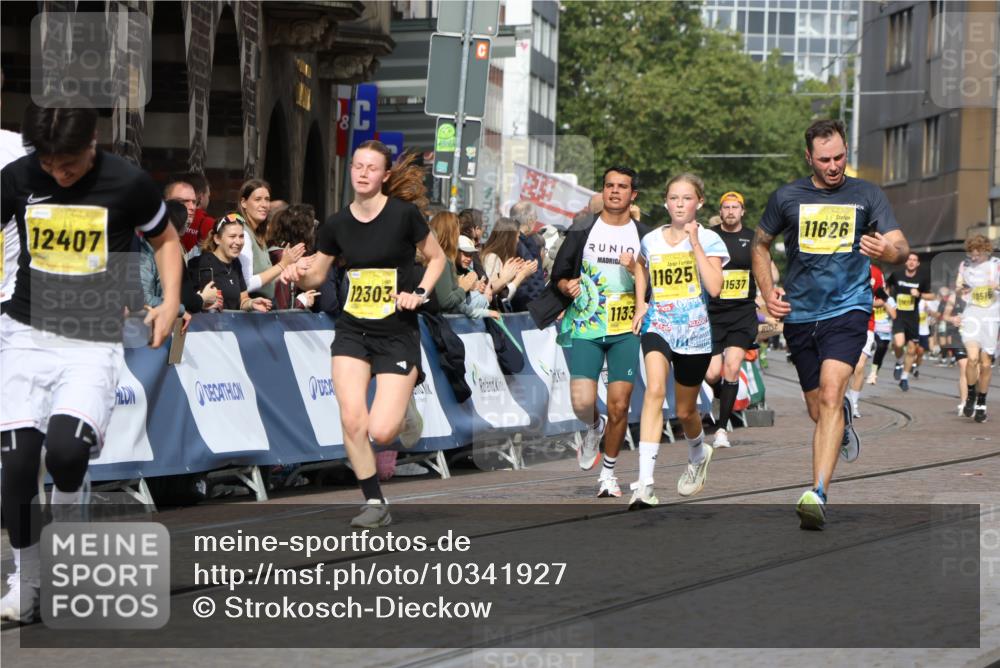 13.09.2026 - 21. swb-Marathon Bremen Strokosch-Dieckow http://msf.ph/oto/10341927 13.09.2026 10:51:09 Ziel 10200, 10267, 10537, 10764, 11076, 11087, 11170, 11753, 11961, 12004, 12052, 12070, 12179, 12351, 12488, 12560, 13544, 10381, 10471, 10515, 10825, 10887, 10984, 11503, 11801, 11973, 12051, 12133, 12548, 12552 meine-sportfotos.de