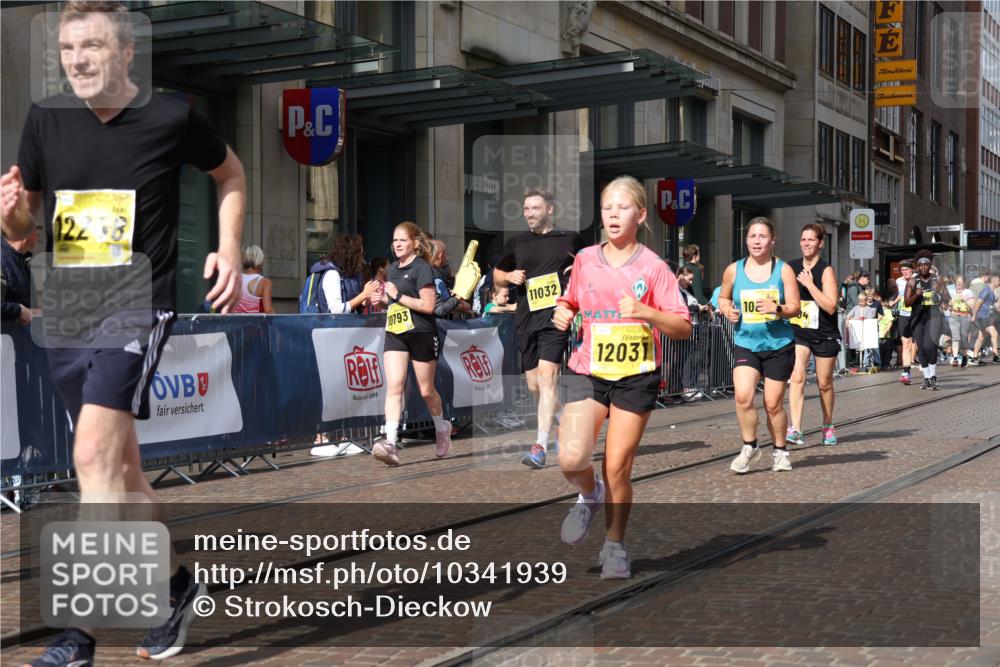 13.09.2026 - 21. swb-Marathon Bremen Strokosch-Dieckow http://msf.ph/oto/10341939 13.09.2026 11:07:58 Ziel 10135, 10188, 10404, 10493, 10767, 10793, 10851, 10859, 11032, 11124, 11263, 11404, 11509, 11560, 11561, 11659, 11831, 11958, 11968, 12073, 12160, 12164, 12248, 12315, 12325, 12384, 12389, 12410, 10139, 10580, 10595, 10660, 10661, 10674, 10830, 10871, 10935, 10937, 11037, 11044, 11223, 11378, 11404, 11515, 11643, 11833, 11924, 11934, 11958, 12024, 12031, 12066, 12097, 12194, 12307, 12511, 12512 meine-sportfotos.de