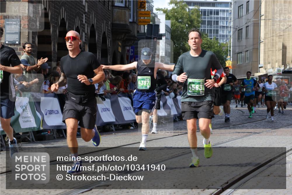 13.09.2026 - 21. swb-Marathon Bremen Strokosch-Dieckow http://msf.ph/oto/10341940 13.09.2026 13:27:01 Ziel 1368, 2779, 3526, 3852, 3893, 4077, 4441, 4598, 4919, 5054, 5937, 6289, 6314, 6375, 6548, 6580, 8112, 9260, 9551, 13097, 1493, 1494, 2454, 3273, 4121, 4397, 4558, 4563, 6776, 7072, 7849, 8219, 9159, 9343, 9878, 10112, 10113 meine-sportfotos.de