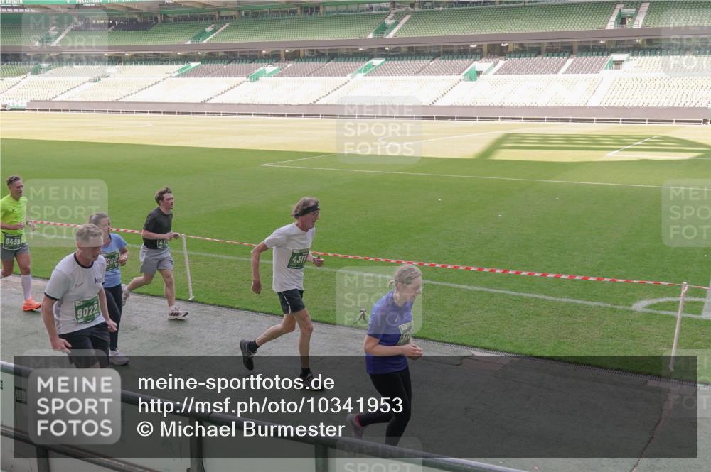 13.09.2026 - 21. swb-Marathon Bremen Michael Burmester http://msf.ph/oto/10341953 13.09.2026 13:24:45 Laufen im Stadion 137, 182, 213, 294, 324, 434, 505, 543, 548, 721, 723, 739, 743, 752, 815, 818, 966, 1273, 1410, 1463, 1471, 1491, 1504, 1515, 1561, 1597, 1598, 1830, 1944, 1953, 2059, 2095, 2211, 2252, 2267, 2271, 2286, 2312, 2323, 2354, 2445, 2465, 2483, 2495, 2497, 2503, 2506, 2554, 2571, 2591, 2644, 2752, 2768, 2776, 2833, 2878, 2896, 2936, 2968, 2981, 3005, 3142, 3211, 3259, 3282, 3288, 3289, 3292, 3298, 3306, 3312, 3329, 3364, 3381, 3390, 3395, 3447, 3770, 3819, 4466 meine-sportfotos.de