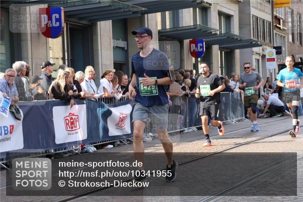 13.09.2026 - 21. swb-Marathon Bremen Strokosch-Dieckow http://msf.ph/oto/10341955 13.09.2026 13:28:05 Ziel 178, 210, 1239, 1380, 1460, 2047, 2764, 2977, 3028, 3114, 3294, 3334, 3597, 4250, 4506, 5250, 5360, 5683, 5889, 6182, 8429, 8483, 8570, 9064, 9543, 9549, 9738, 9881, 440, 488, 534, 762, 1343, 1456, 1932, 3135, 3480, 3576, 4106, 4133, 4265, 4744, 5462, 6468, 6522, 7042, 7138, 7358, 7926, 8188, 8351, 8656, 9067, 9145, 9167, 9168, 9494, 9881, 13069, 13198 meine-sportfotos.de