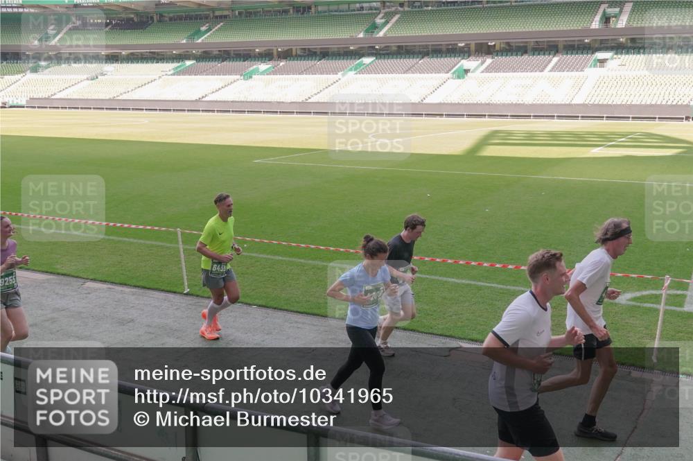 13.09.2026 - 21. swb-Marathon Bremen Michael Burmester http://msf.ph/oto/10341965 13.09.2026 13:24:46 Laufen im Stadion 137, 182, 213, 294, 324, 434, 505, 543, 548, 721, 723, 739, 743, 752, 815, 818, 966, 1273, 1410, 1463, 1471, 1491, 1504, 1515, 1561, 1597, 1598, 1830, 1944, 1953, 2059, 2095, 2211, 2252, 2267, 2271, 2286, 2312, 2323, 2354, 2445, 2465, 2483, 2495, 2497, 2503, 2506, 2554, 2571, 2591, 2644, 2752, 2768, 2776, 2833, 2878, 2896, 2936, 2968, 2981, 3005, 3142, 3211, 3259, 3282, 3288, 3289, 3292, 3298, 3306, 3312, 3329, 3364, 3381, 3390, 3395, 3447, 3770, 4466 meine-sportfotos.de