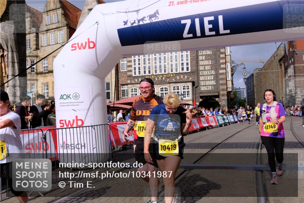 13.09.2026 - 21. swb-Marathon Bremen Tim E. http://msf.ph/oto/10341987 13.09.2026 11:11:33 Ziel 10313, 10419, 10611, 10644, 11036, 11062, 11141, 11216, 11231, 11458, 11679, 11745, 11870, 12126, 12148, 12396, 12464, 12507 meine-sportfotos.de