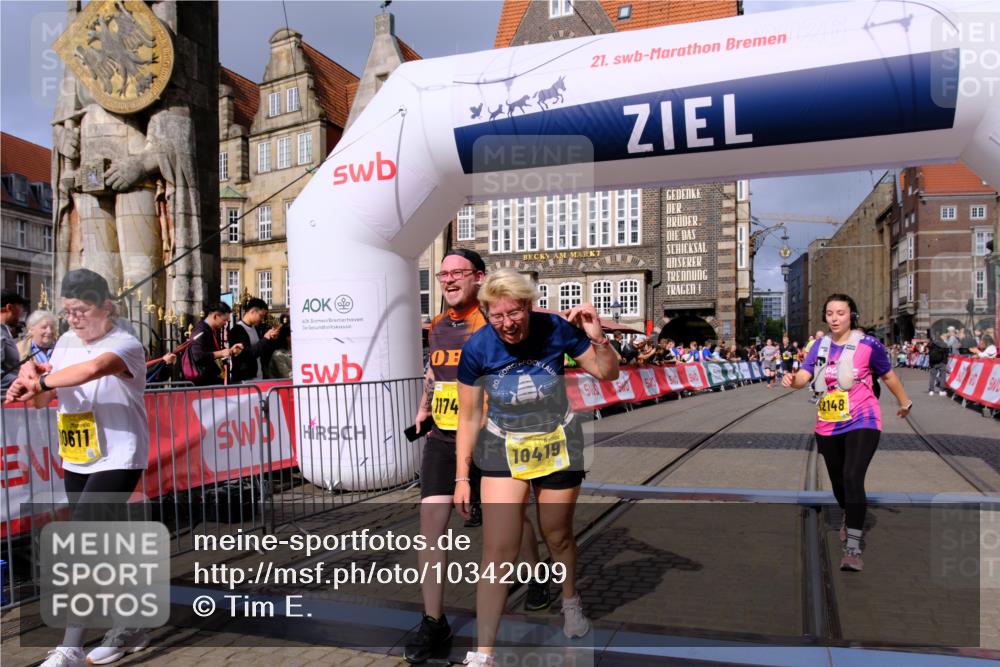13.09.2026 - 21. swb-Marathon Bremen Tim E. http://msf.ph/oto/10342009 13.09.2026 11:11:34 Ziel 10313, 10419, 10611, 10644, 11036, 11062, 11141, 11216, 11231, 11458, 11679, 11745, 11870, 12126, 12148, 12396, 12464, 12507 meine-sportfotos.de