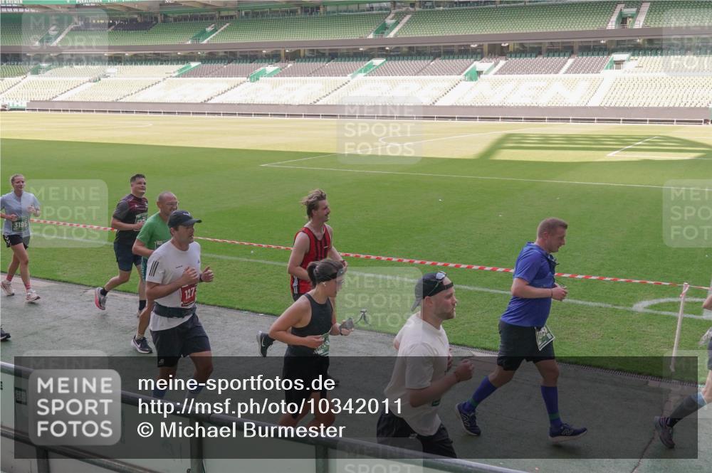 13.09.2026 - 21. swb-Marathon Bremen Michael Burmester http://msf.ph/oto/10342011 13.09.2026 13:24:51 Laufen im Stadion 137, 182, 213, 294, 324, 434, 505, 543, 548, 721, 723, 739, 743, 752, 815, 818, 966, 1273, 1410, 1459, 1463, 1471, 1491, 1504, 1515, 1561, 1597, 1598, 1830, 1944, 1953, 2058, 2059, 2095, 2211, 2252, 2267, 2271, 2286, 2308, 2312, 2323, 2354, 2445, 2465, 2483, 2495, 2497, 2503, 2506, 2554, 2571, 2591, 2644, 2752, 2762, 2768, 2776, 2833, 2878, 2896, 2936, 2968, 2981, 3005, 3142, 3211, 3259, 3282, 3288, 3289, 3292, 3298, 3306, 3312, 3329, 3364, 3381, 3390, 3395, 3770 meine-sportfotos.de