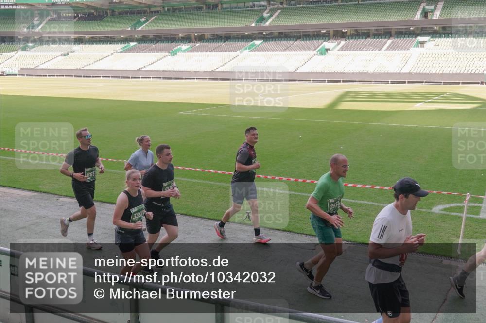 13.09.2026 - 21. swb-Marathon Bremen Michael Burmester http://msf.ph/oto/10342032 13.09.2026 13:24:52 Laufen im Stadion 137, 182, 213, 294, 324, 434, 505, 543, 548, 721, 723, 739, 743, 752, 815, 818, 966, 1273, 1410, 1443, 1459, 1463, 1471, 1491, 1504, 1515, 1561, 1597, 1598, 1830, 1944, 1953, 2058, 2059, 2095, 2211, 2252, 2267, 2271, 2286, 2308, 2312, 2323, 2354, 2445, 2465, 2483, 2495, 2497, 2503, 2506, 2554, 2571, 2591, 2644, 2752, 2762, 2768, 2776, 2833, 2878, 2896, 2936, 2968, 2981, 3005, 3142, 3211, 3259, 3282, 3288, 3289, 3292, 3298, 3306, 3312, 3329, 3364, 3381, 3390, 3395, 3770 meine-sportfotos.de