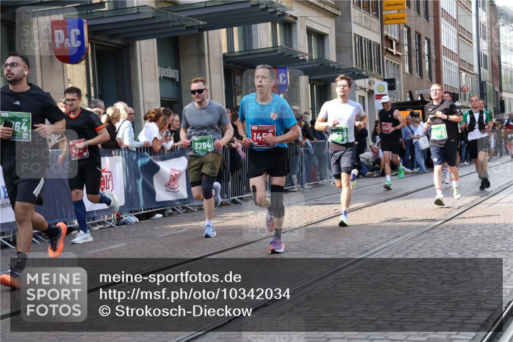 13.09.2026 - 21. swb-Marathon Bremen Strokosch-Dieckow http://msf.ph/oto/10342034 13.09.2026 13:28:07 Ziel 178, 210, 1239, 1380, 1460, 2047, 2764, 2977, 3028, 3114, 3294, 3334, 3597, 4250, 4506, 5250, 5683, 5889, 6182, 6914, 6957, 8429, 8483, 8570, 9064, 9549, 9738, 488, 534, 762, 1343, 1456, 3135, 3480, 3576, 4106, 4133, 4265, 4744, 5360, 5462, 6468, 6522, 7042, 7926, 8188, 8351, 8656, 9067, 9145, 9167, 9168, 9543, 9738, 9881, 13069, 13198 meine-sportfotos.de