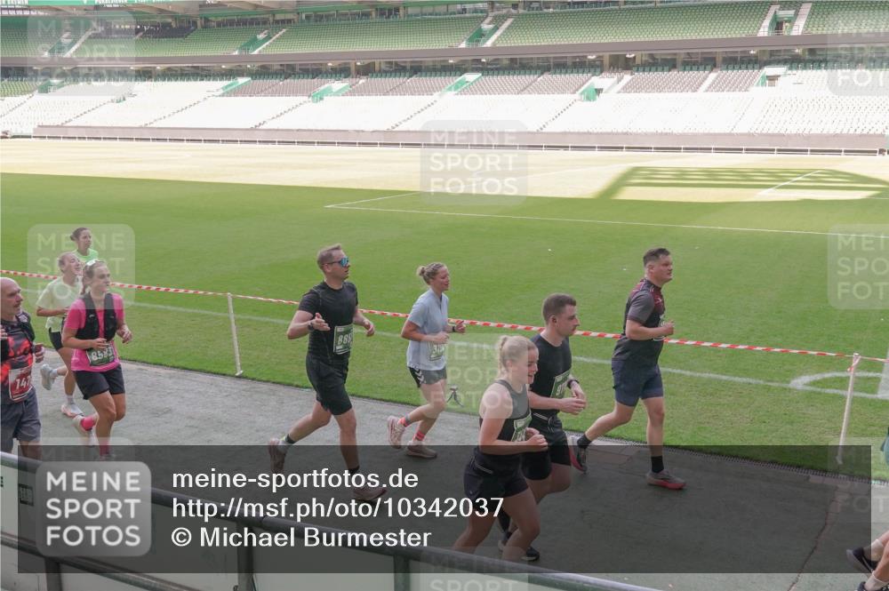 13.09.2026 - 21. swb-Marathon Bremen Michael Burmester http://msf.ph/oto/10342037 13.09.2026 13:24:53 Laufen im Stadion 137, 182, 213, 294, 324, 434, 505, 543, 548, 721, 723, 739, 743, 752, 815, 818, 966, 1273, 1410, 1443, 1459, 1463, 1471, 1491, 1504, 1515, 1561, 1597, 1598, 1830, 1944, 1953, 2058, 2059, 2095, 2211, 2252, 2267, 2271, 2286, 2308, 2312, 2323, 2354, 2445, 2465, 2483, 2495, 2497, 2503, 2506, 2554, 2571, 2591, 2644, 2752, 2762, 2768, 2776, 2833, 2878, 2896, 2936, 2968, 2981, 3005, 3142, 3211, 3259, 3282, 3288, 3289, 3292, 3298, 3306, 3312, 3329, 3364, 3381, 3390, 3395, 3770 meine-sportfotos.de