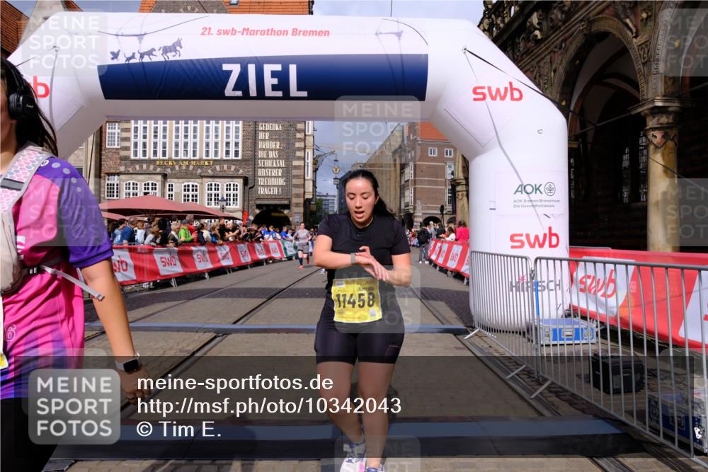 13.09.2026 - 21. swb-Marathon Bremen Tim E. http://msf.ph/oto/10342043 13.09.2026 11:11:37 Ziel 10419, 10611, 11036, 11062, 11216, 11231, 11458, 11679, 11745, 11870, 12126, 12148, 12396, 12464, 12508 meine-sportfotos.de