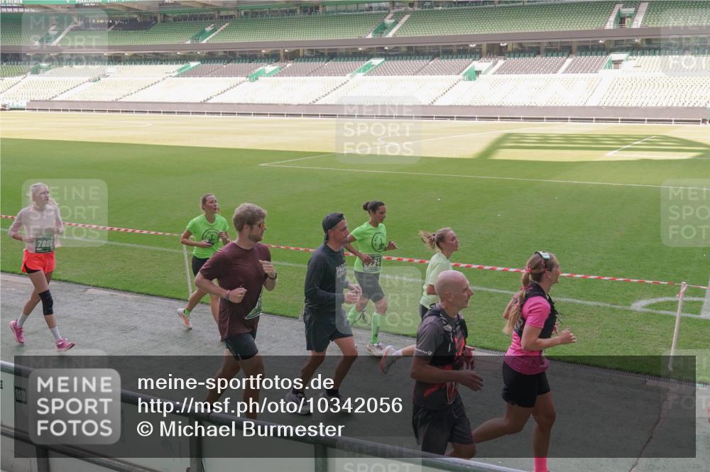 13.09.2026 - 21. swb-Marathon Bremen Michael Burmester http://msf.ph/oto/10342056 13.09.2026 13:24:55 Laufen im Stadion 137, 182, 213, 294, 324, 434, 505, 543, 548, 721, 723, 739, 743, 752, 815, 818, 966, 1273, 1410, 1443, 1459, 1463, 1471, 1491, 1504, 1515, 1561, 1597, 1598, 1830, 1944, 1953, 2058, 2059, 2095, 2211, 2252, 2267, 2271, 2286, 2298, 2308, 2312, 2323, 2354, 2445, 2465, 2483, 2495, 2497, 2503, 2506, 2554, 2571, 2591, 2644, 2752, 2762, 2768, 2776, 2833, 2878, 2896, 2936, 2968, 2981, 3005, 3142, 3211, 3259, 3282, 3288, 3289, 3292, 3298, 3306, 3312, 3329, 3364, 3381, 3390, 3395 meine-sportfotos.de