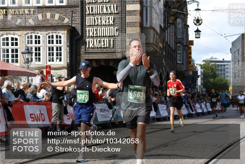 13.09.2026 - 21. swb-Marathon Bremen Strokosch-Dieckow http://msf.ph/oto/10342058 13.09.2026 13:27:03 Ziel 2779, 3526, 3852, 3893, 4077, 4441, 4598, 4919, 5054, 5937, 6289, 6314, 6375, 6548, 6580, 8112, 8303, 9551, 13097, 1493, 1494, 2454, 3273, 4121, 4558, 6071, 6288, 6776, 7072, 7849, 8219, 9159, 9343, 9760, 10112, 10113 meine-sportfotos.de