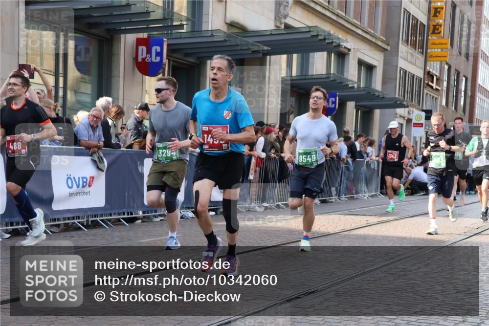 13.09.2026 - 21. swb-Marathon Bremen Strokosch-Dieckow http://msf.ph/oto/10342060 13.09.2026 13:28:08 Ziel 178, 210, 613, 1239, 1380, 1460, 1914, 2047, 2764, 2977, 3028, 3114, 3294, 3334, 3597, 4250, 4506, 5250, 5683, 5889, 6182, 6914, 6957, 8429, 8483, 8570, 8938, 9064, 9549, 488, 534, 762, 1343, 1456, 3135, 3334, 3480, 3576, 4106, 4133, 4265, 4744, 5360, 5462, 6182, 6468, 6522, 7042, 7926, 8188, 8656, 9067, 9145, 9167, 9168, 9543, 9738, 9881, 13069 meine-sportfotos.de