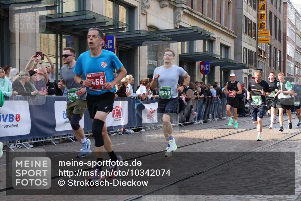 13.09.2026 - 21. swb-Marathon Bremen Strokosch-Dieckow http://msf.ph/oto/10342074 13.09.2026 13:28:08 Ziel 178, 210, 613, 1239, 1380, 1460, 1914, 2047, 2764, 2977, 3028, 3114, 3294, 3334, 3597, 4250, 4506, 5250, 5683, 5889, 6182, 6914, 6957, 8429, 8483, 8570, 8938, 9064, 9549, 488, 534, 762, 1343, 1456, 3135, 3334, 3480, 3576, 4106, 4133, 4265, 4744, 5360, 5462, 6182, 6468, 6522, 7042, 7926, 8188, 8656, 9067, 9145, 9167, 9168, 9543, 9738, 9881, 13069 meine-sportfotos.de
