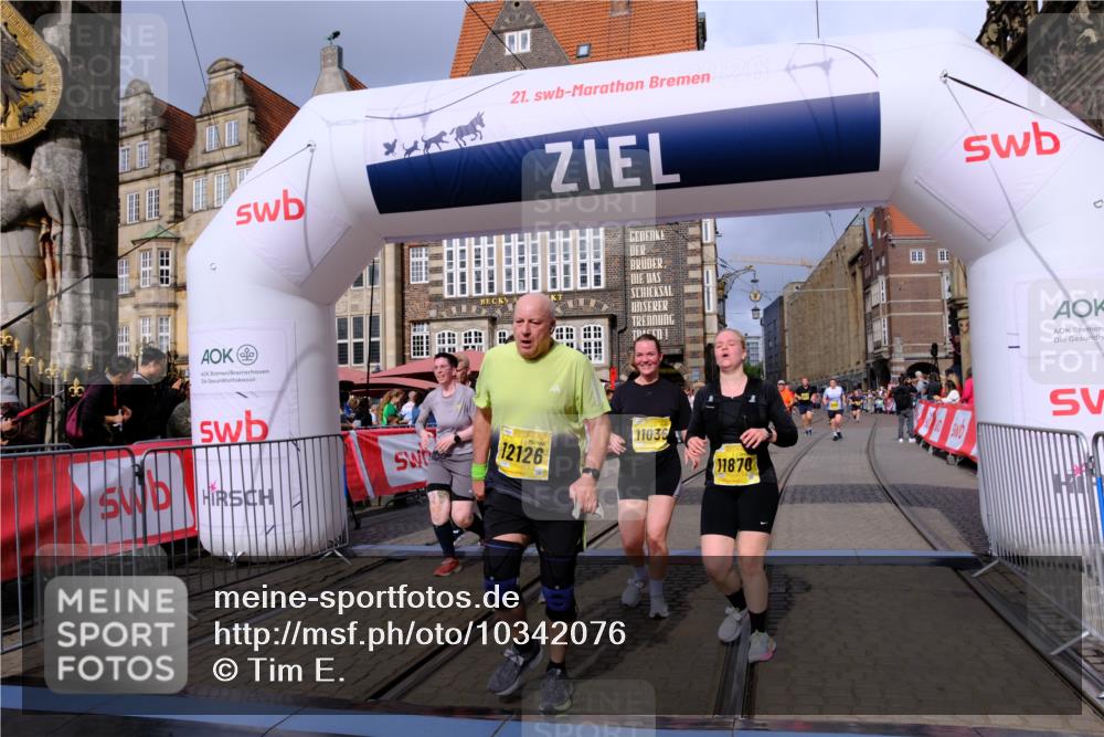 13.09.2026 - 21. swb-Marathon Bremen Tim E. http://msf.ph/oto/10342076 13.09.2026 11:11:41 Ziel 10419, 10510, 10546, 10611, 10977, 11036, 11216, 11231, 11289, 11458, 11702, 11745, 11870, 12126, 12148, 12220, 12311, 12464, 12508 meine-sportfotos.de