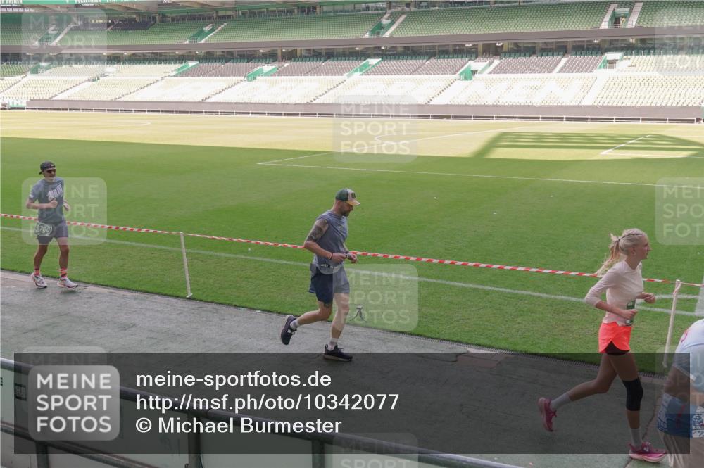 13.09.2026 - 21. swb-Marathon Bremen Michael Burmester http://msf.ph/oto/10342077 13.09.2026 13:24:57 Laufen im Stadion 137, 182, 213, 294, 324, 434, 505, 543, 548, 721, 723, 739, 743, 752, 815, 818, 966, 1273, 1410, 1443, 1459, 1463, 1471, 1491, 1504, 1515, 1561, 1597, 1598, 1830, 1944, 1953, 2058, 2059, 2095, 2211, 2252, 2267, 2271, 2286, 2298, 2308, 2312, 2323, 2354, 2445, 2465, 2483, 2495, 2497, 2503, 2506, 2554, 2571, 2591, 2644, 2752, 2762, 2768, 2776, 2833, 2878, 2896, 2936, 2968, 2981, 3005, 3142, 3211, 3259, 3282, 3288, 3289, 3292, 3298, 3306, 3312, 3329, 3364, 3381, 3390, 3395 meine-sportfotos.de