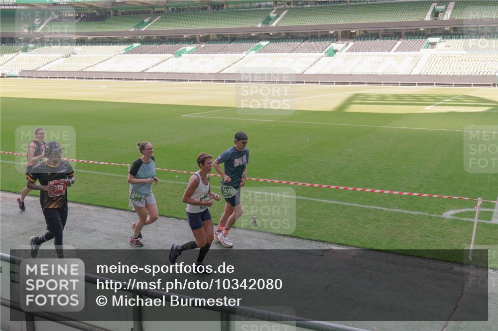 13.09.2026 - 21. swb-Marathon Bremen Michael Burmester http://msf.ph/oto/10342080 13.09.2026 13:24:59 Laufen im Stadion 137, 182, 213, 294, 324, 505, 543, 548, 721, 723, 739, 743, 752, 815, 818, 966, 1273, 1410, 1443, 1459, 1463, 1471, 1491, 1504, 1515, 1561, 1597, 1598, 1830, 1944, 1953, 2058, 2059, 2095, 2211, 2252, 2267, 2271, 2286, 2298, 2308, 2312, 2323, 2354, 2445, 2465, 2483, 2495, 2497, 2503, 2506, 2554, 2571, 2591, 2644, 2752, 2762, 2768, 2776, 2833, 2878, 2896, 2936, 2968, 2981, 3005, 3142, 3211, 3259, 3282, 3288, 3289, 3298, 3306, 3312, 3329, 3364, 3381, 3390, 3395 meine-sportfotos.de