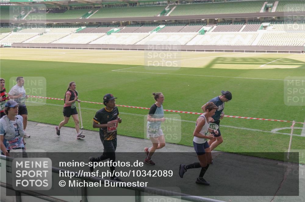 13.09.2026 - 21. swb-Marathon Bremen Michael Burmester http://msf.ph/oto/10342089 13.09.2026 13:25:00 Laufen im Stadion 137, 182, 213, 294, 324, 505, 530, 543, 548, 721, 723, 739, 743, 752, 815, 818, 966, 1273, 1410, 1443, 1459, 1463, 1471, 1491, 1504, 1515, 1561, 1597, 1598, 1830, 1944, 1953, 2058, 2059, 2095, 2211, 2252, 2267, 2271, 2286, 2298, 2308, 2312, 2323, 2354, 2445, 2465, 2483, 2495, 2497, 2503, 2506, 2554, 2571, 2591, 2644, 2752, 2762, 2768, 2776, 2833, 2878, 2896, 2936, 2968, 2981, 3005, 3142, 3211, 3259, 3282, 3288, 3289, 3298, 3306, 3312, 3329, 3364, 3381, 3390, 3395 meine-sportfotos.de
