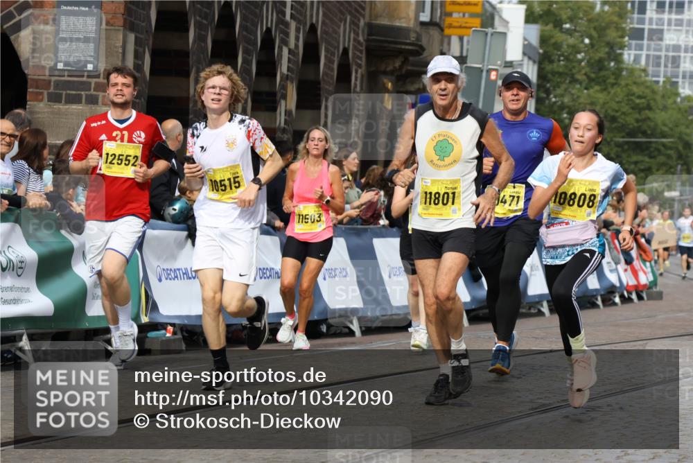 13.09.2026 - 21. swb-Marathon Bremen Strokosch-Dieckow http://msf.ph/oto/10342090 13.09.2026 10:51:20 Ziel 10200, 10537, 10808, 11087, 11170, 11339, 11537, 11625, 11626, 12004, 12179, 12303, 12351, 12407, 12560, 10334, 10381, 10544, 10763, 10825, 10862, 10984, 11145, 11787, 12424, 12548, 13631 meine-sportfotos.de