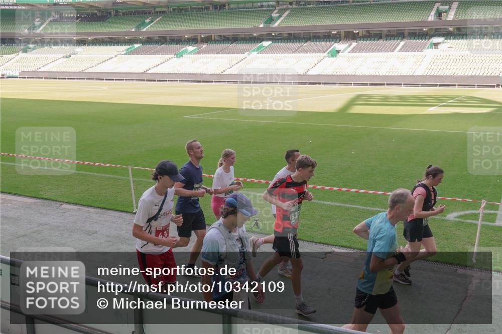 13.09.2026 - 21. swb-Marathon Bremen Michael Burmester http://msf.ph/oto/10342109 13.09.2026 13:25:02 Laufen im Stadion 137, 182, 213, 294, 324, 505, 530, 543, 548, 721, 723, 739, 743, 752, 815, 818, 966, 1273, 1410, 1443, 1459, 1463, 1471, 1491, 1504, 1515, 1561, 1597, 1598, 1744, 1830, 1944, 1953, 2058, 2059, 2095, 2211, 2252, 2267, 2271, 2286, 2298, 2308, 2312, 2323, 2354, 2445, 2465, 2483, 2495, 2497, 2503, 2506, 2554, 2571, 2591, 2644, 2752, 2762, 2768, 2776, 2833, 2878, 2896, 2936, 2981, 3005, 3142, 3211, 3259, 3288, 3289, 3298, 3306, 3312, 3329, 3364, 3381, 3390 meine-sportfotos.de
