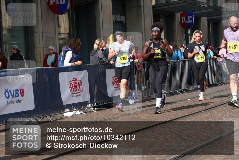 13.09.2026 - 21. swb-Marathon Bremen Strokosch-Dieckow http://msf.ph/oto/10342112 13.09.2026 11:08:02 Ziel 10135, 10188, 10767, 10793, 10851, 10859, 11032, 11124, 11263, 11509, 11560, 11561, 11888, 11968, 12073, 12164, 12315, 12325, 12384, 12410, 12516, 10139, 10404, 10493, 10595, 10660, 10661, 10674, 10767, 10830, 10871, 10937, 11037, 11044, 11378, 11404, 11515, 11659, 11831, 11833, 11958, 12024, 12031, 12066, 12097, 12160, 12248, 12307, 12389, 12511, 12512 meine-sportfotos.de