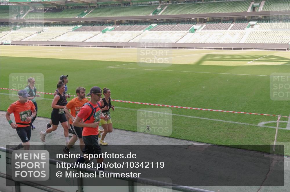 13.09.2026 - 21. swb-Marathon Bremen Michael Burmester http://msf.ph/oto/10342119 13.09.2026 13:25:04 Laufen im Stadion 137, 182, 213, 294, 324, 505, 530, 543, 548, 645, 721, 723, 739, 743, 752, 815, 818, 966, 1273, 1410, 1443, 1459, 1463, 1471, 1491, 1504, 1515, 1561, 1597, 1598, 1744, 1828, 1830, 1944, 1953, 2058, 2059, 2095, 2211, 2252, 2267, 2271, 2286, 2298, 2308, 2312, 2323, 2354, 2445, 2465, 2483, 2495, 2497, 2503, 2506, 2554, 2571, 2591, 2644, 2752, 2762, 2768, 2776, 2833, 2878, 2896, 2981, 3005, 3097, 3142, 3211, 3259, 3288, 3289, 3298, 3306, 3312, 3329, 3364, 3381, 3390 meine-sportfotos.de