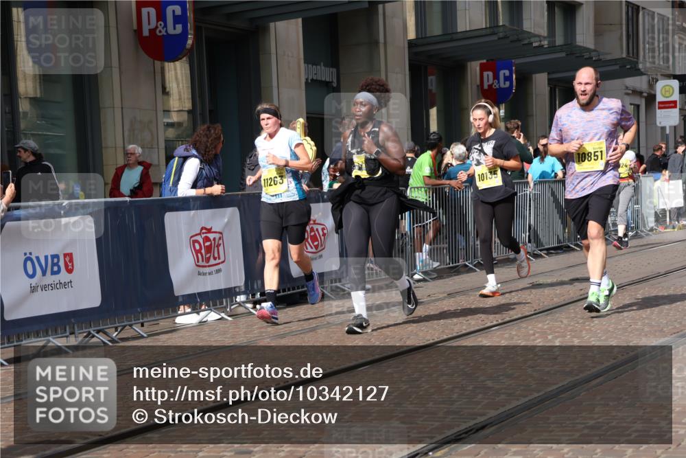 13.09.2026 - 21. swb-Marathon Bremen Strokosch-Dieckow http://msf.ph/oto/10342127 13.09.2026 11:08:02 Ziel 10135, 10188, 10767, 10793, 10851, 10859, 11032, 11124, 11263, 11509, 11560, 11561, 11888, 11968, 12073, 12164, 12315, 12325, 12384, 12410, 12516, 10139, 10404, 10493, 10595, 10660, 10661, 10674, 10767, 10830, 10871, 10937, 11037, 11044, 11378, 11404, 11515, 11659, 11831, 11833, 11958, 12024, 12031, 12066, 12097, 12160, 12248, 12307, 12389, 12511, 12512 meine-sportfotos.de