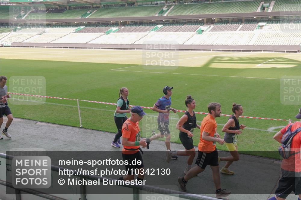 13.09.2026 - 21. swb-Marathon Bremen Michael Burmester http://msf.ph/oto/10342130 13.09.2026 13:25:05 Laufen im Stadion 137, 182, 213, 294, 324, 505, 530, 543, 548, 645, 721, 723, 739, 743, 752, 815, 818, 966, 1273, 1410, 1443, 1459, 1463, 1471, 1487, 1491, 1504, 1515, 1561, 1597, 1598, 1744, 1828, 1830, 1944, 1953, 2058, 2059, 2095, 2211, 2252, 2267, 2271, 2286, 2298, 2308, 2312, 2323, 2354, 2445, 2465, 2483, 2495, 2497, 2503, 2506, 2554, 2571, 2591, 2644, 2752, 2762, 2768, 2776, 2833, 2878, 2896, 2981, 3005, 3097, 3142, 3211, 3259, 3288, 3289, 3298, 3306, 3312, 3329, 3364, 3381, 3390 meine-sportfotos.de
