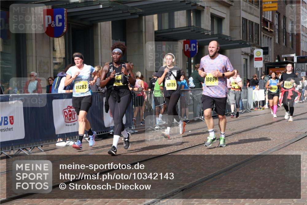 13.09.2026 - 21. swb-Marathon Bremen Strokosch-Dieckow http://msf.ph/oto/10342143 13.09.2026 11:08:03 Ziel 10135, 10188, 10229, 10793, 10851, 10859, 11032, 11065, 11124, 11263, 11509, 11560, 11561, 11888, 11968, 12073, 12164, 12315, 12325, 12384, 12410, 12516, 10139, 10404, 10493, 10660, 10661, 10674, 10767, 10830, 10871, 10937, 11037, 11044, 11378, 11404, 11515, 11659, 11831, 11833, 11958, 12024, 12031, 12066, 12097, 12160, 12248, 12307, 12384, 12389, 12511, 12512 meine-sportfotos.de