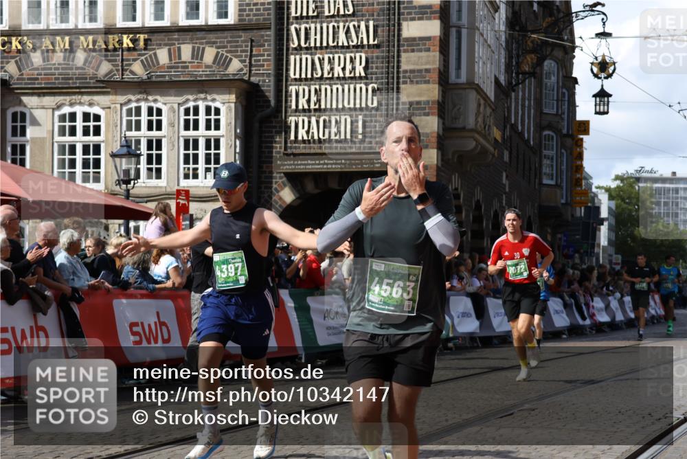 13.09.2026 - 21. swb-Marathon Bremen Strokosch-Dieckow http://msf.ph/oto/10342147 13.09.2026 13:27:04 Ziel 531, 2779, 3510, 3526, 3852, 3893, 4077, 4441, 4598, 4919, 5054, 5937, 6289, 6314, 6375, 6548, 6580, 7246, 7317, 8112, 8303, 9551, 13097, 1493, 1494, 2454, 3273, 3385, 4121, 4558, 6071, 6288, 6776, 7072, 7849, 8219, 9159, 9343, 9760, 10112, 10113, 13147 meine-sportfotos.de
