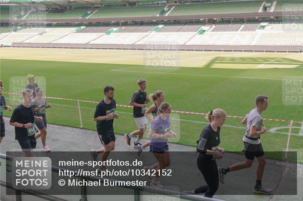 13.09.2026 - 21. swb-Marathon Bremen Michael Burmester http://msf.ph/oto/10342152 13.09.2026 13:25:08 Laufen im Stadion 137, 182, 213, 294, 324, 505, 530, 543, 548, 645, 721, 723, 739, 743, 752, 815, 818, 966, 1273, 1410, 1443, 1459, 1463, 1471, 1487, 1491, 1504, 1515, 1561, 1597, 1598, 1744, 1828, 1830, 1944, 1953, 2058, 2059, 2095, 2211, 2252, 2267, 2271, 2286, 2298, 2308, 2312, 2323, 2354, 2445, 2465, 2483, 2497, 2503, 2506, 2554, 2571, 2591, 2644, 2752, 2762, 2768, 2776, 2833, 2878, 2896, 2981, 3005, 3062, 3097, 3142, 3172, 3211, 3259, 3288, 3289, 3298, 3306, 3312, 3329, 3364, 3381, 3390 meine-sportfotos.de