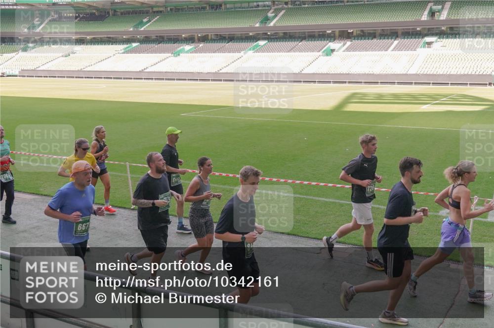 13.09.2026 - 21. swb-Marathon Bremen Michael Burmester http://msf.ph/oto/10342161 13.09.2026 13:25:09 Laufen im Stadion 137, 182, 213, 294, 324, 505, 530, 543, 548, 645, 721, 723, 739, 743, 752, 815, 818, 966, 1273, 1410, 1443, 1459, 1463, 1471, 1487, 1491, 1504, 1515, 1561, 1597, 1598, 1744, 1828, 1830, 1944, 1953, 2058, 2059, 2095, 2211, 2252, 2267, 2271, 2286, 2298, 2308, 2312, 2323, 2354, 2465, 2483, 2497, 2503, 2506, 2554, 2571, 2591, 2644, 2752, 2762, 2776, 2833, 2878, 2896, 2981, 3005, 3062, 3097, 3142, 3172, 3211, 3259, 3288, 3289, 3298, 3306, 3312, 3329, 3364, 3381, 3390 meine-sportfotos.de