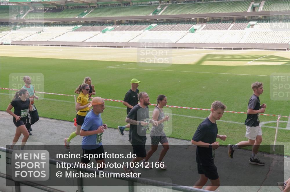 13.09.2026 - 21. swb-Marathon Bremen Michael Burmester http://msf.ph/oto/10342166 13.09.2026 13:25:09 Laufen im Stadion 137, 182, 213, 294, 324, 505, 530, 543, 548, 645, 721, 723, 739, 743, 752, 815, 818, 966, 1273, 1410, 1443, 1459, 1463, 1471, 1487, 1491, 1504, 1515, 1561, 1597, 1598, 1744, 1828, 1830, 1944, 1953, 2058, 2059, 2095, 2211, 2252, 2267, 2271, 2286, 2298, 2308, 2312, 2323, 2354, 2465, 2483, 2497, 2503, 2506, 2554, 2571, 2591, 2644, 2752, 2762, 2776, 2833, 2878, 2896, 2981, 3005, 3062, 3097, 3142, 3172, 3211, 3259, 3288, 3289, 3298, 3306, 3312, 3329, 3364, 3381, 3390 meine-sportfotos.de