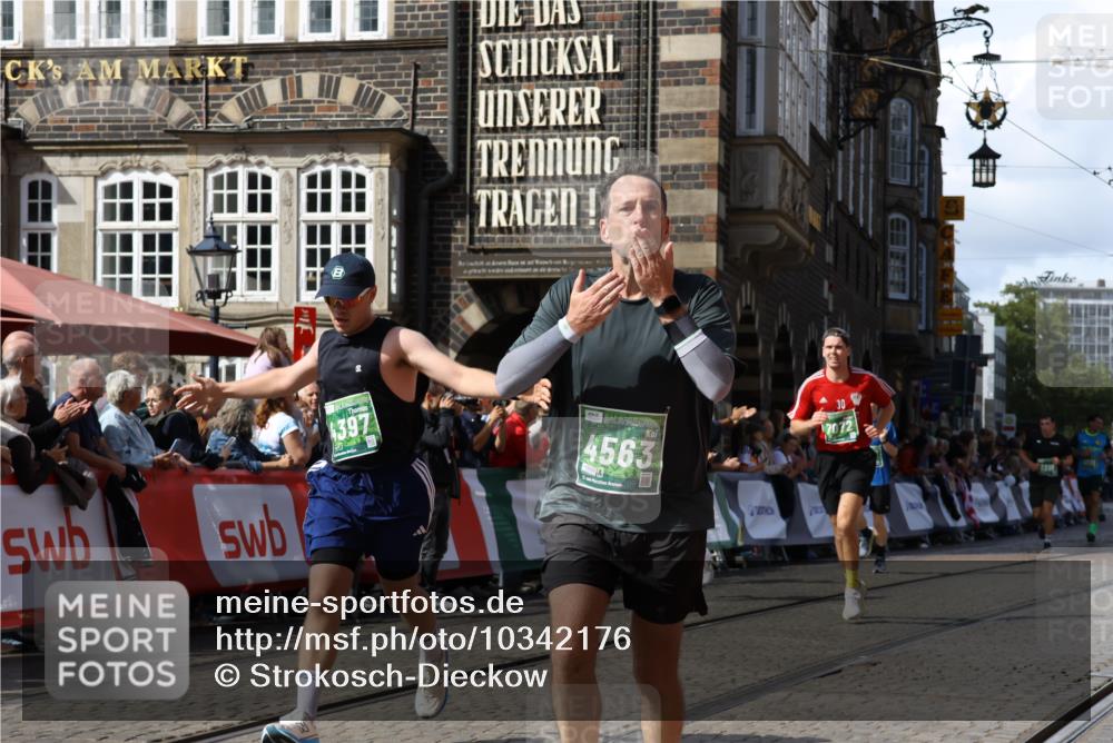 13.09.2026 - 21. swb-Marathon Bremen Strokosch-Dieckow http://msf.ph/oto/10342176 13.09.2026 13:27:04 Ziel 531, 2779, 3510, 3526, 3852, 3893, 4077, 4441, 4598, 4919, 5054, 5937, 6289, 6314, 6375, 6548, 6580, 7246, 7317, 8112, 8303, 9551, 13097, 1493, 1494, 2454, 3273, 3385, 4121, 4558, 6071, 6288, 6776, 7072, 7849, 8219, 9159, 9343, 9760, 10112, 10113, 13147 meine-sportfotos.de